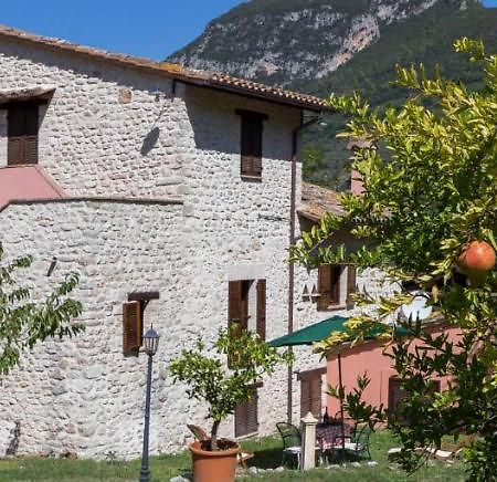 Agriturismo I Melograni Ферентилло Экстерьер фото