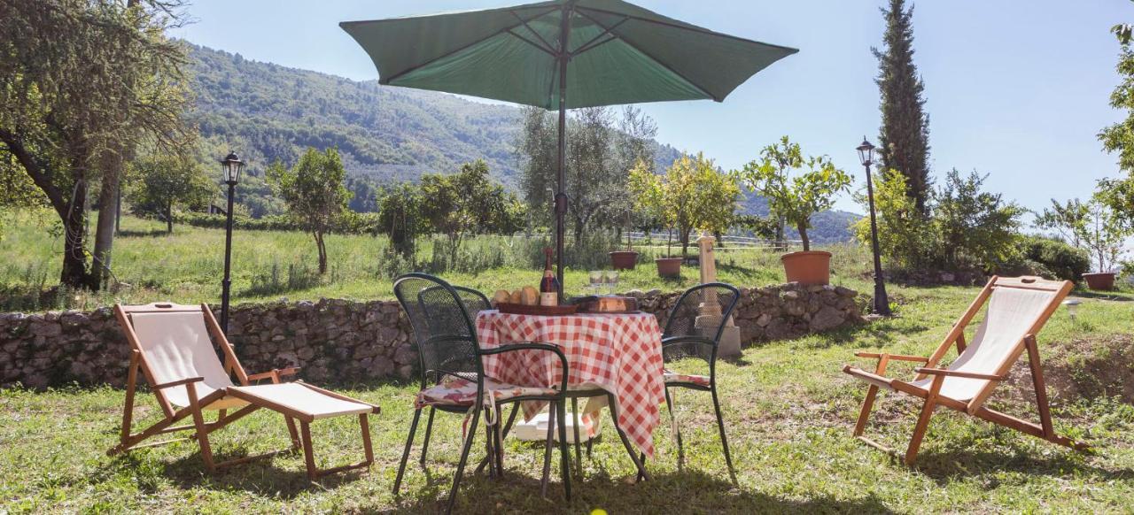 Agriturismo I Melograni Ферентилло Экстерьер фото