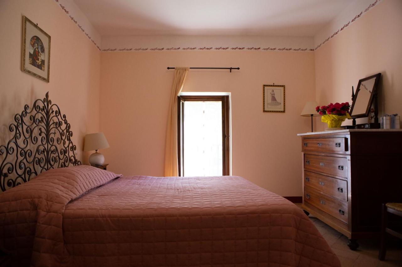 Agriturismo I Melograni Ферентилло Экстерьер фото